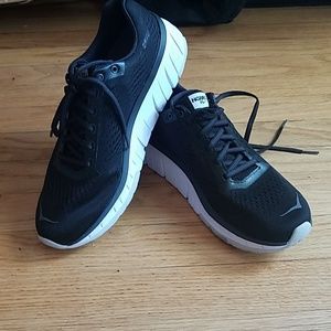 Hoka cavuto running shoe